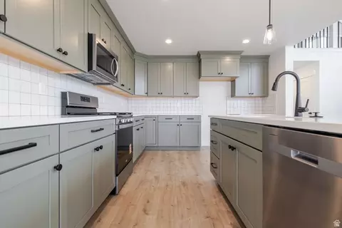 Kitchen - 4423 N Wizard Way #117, Eagle Mountain, UT 84005 photo 4 of 4