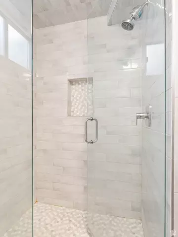 Bath - 943 S 550 E, Orem, UT 84097 photo 6 of 6