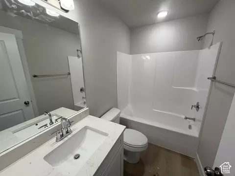 Bath - 2272 E Yellow Blossom St #484, Eagle Mountain, UT 84005 photo 4 of 4