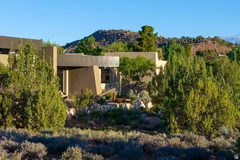 Exterior - 3104 Apache Cir, Springdale, UT 84767 photo 9 of 10