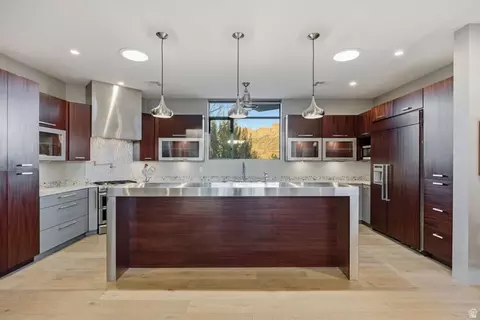 Kitchen - 3104 Apache Cir, Springdale, UT 84767 photo 1 of 2