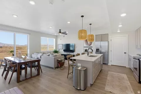 961 W Akoya Pearl Rd #300, Saint George, UT 84790