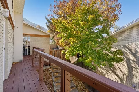 Exterior - 3651 E Oakview Dr, Millcreek, UT 84124 photo 6 of 10
