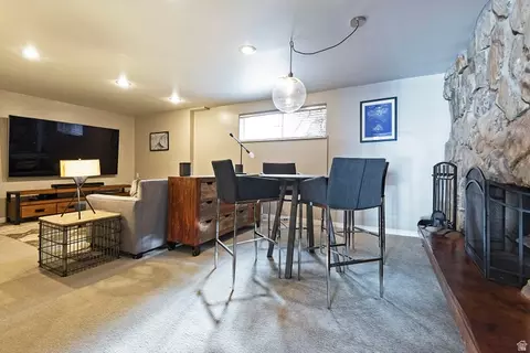 Dining - 3651 E Oakview Dr, Millcreek, UT 84124 photo 2 of 2