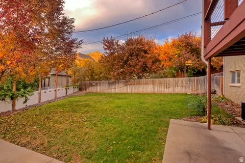 Exterior - 3651 E Oakview Dr, Millcreek, UT 84124 photo 8 of 10