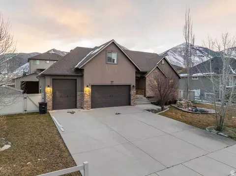 Exterior - 384 N 710 E, Salem, UT 84653 photo 3 of 16