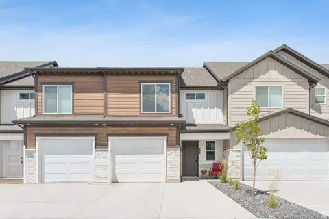 1694 W 2975 S #D, Syracuse, UT 84075