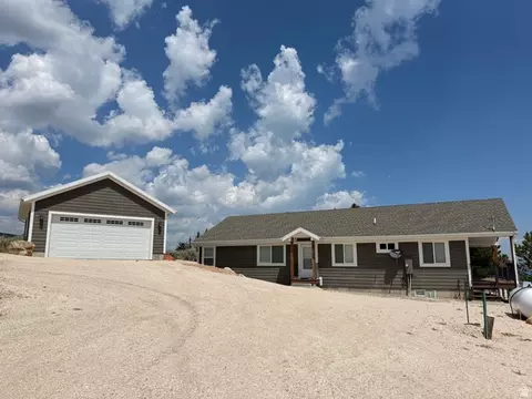 353 W Niblick Cir, Garden City, UT 84028