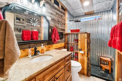 Bath - 706 E Cottontail Rd, Central, UT 84722 photo 4 of 4