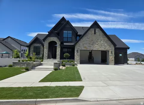 39 N Hayfield Cir, Kaysville, UT 84037