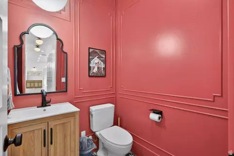 Bath - 6693 N Unity Way, Eagle Mountain, UT 84005 photo 3 of 4