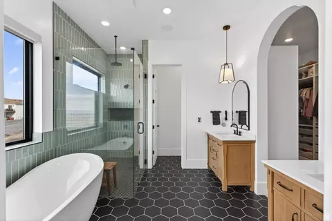 Bath - 6693 N Unity Way, Eagle Mountain, UT 84005 photo 1 of 4