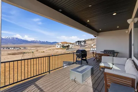 Exterior - 6693 N Unity Way, Eagle Mountain, UT 84005 photo 13 of 22