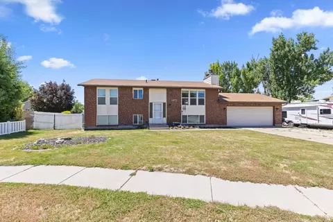 1871 N 1225 W, Clinton, UT 84015