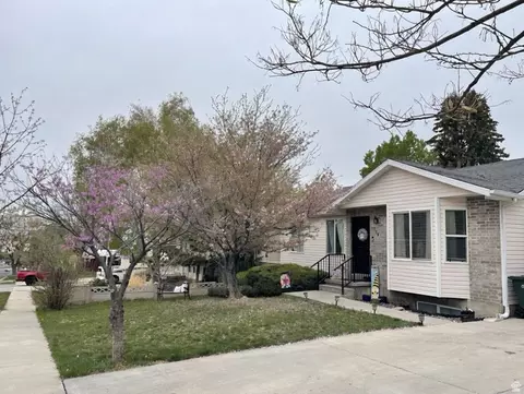 729 E Crestview Dr S, Tooele, UT 84074