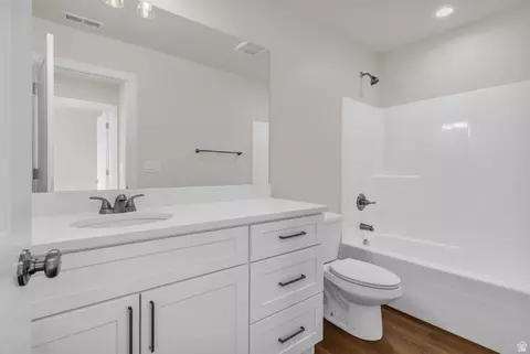 Bath - 578 W Seventh, Midvale, UT 84047 photo 4 of 4