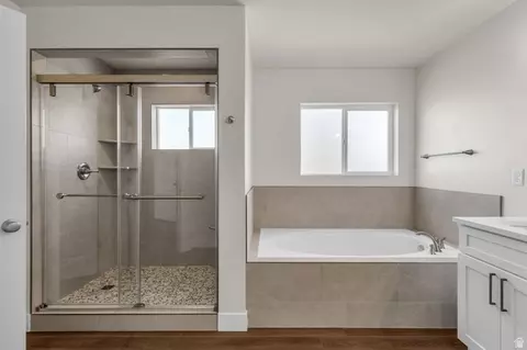 Bath - 578 W Seventh, Midvale, UT 84047 photo 2 of 4