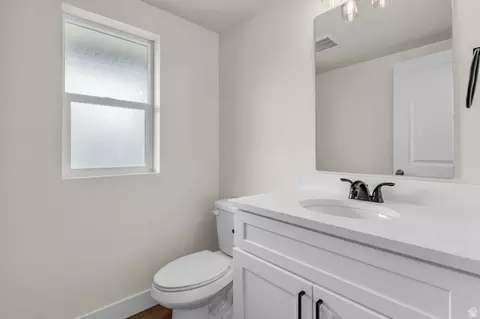 Bath - 578 W Seventh, Midvale, UT 84047 photo 1 of 4