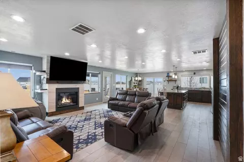 Living - 472 W 2300 S, Richfield, UT 84701 photo 1 of 5