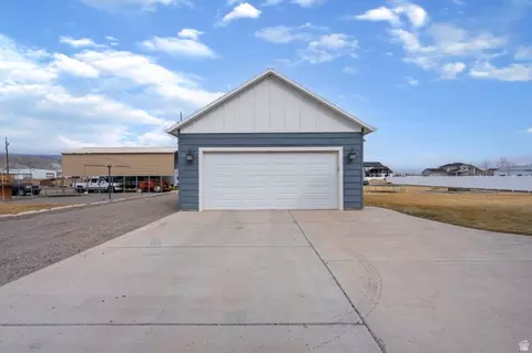 Exterior - 472 W 2300 S, Richfield, UT 84701 photo 6 of 9