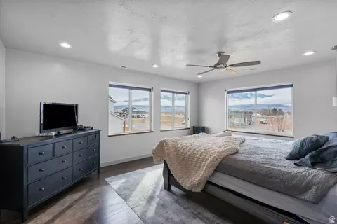 Bedroom - 472 W 2300 S, Richfield, UT 84701 photo 3 of 8