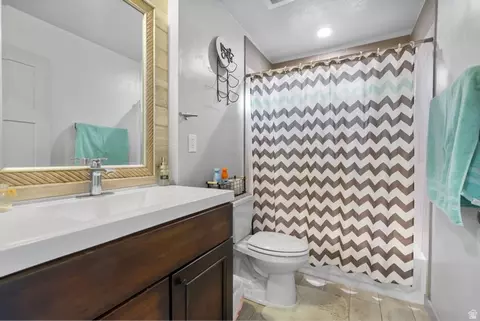 Bath - 472 W 2300 S, Richfield, UT 84701 photo 1 of 6