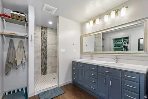 Bath - 472 W 2300 S, Richfield, UT 84701 photo 2 of 6