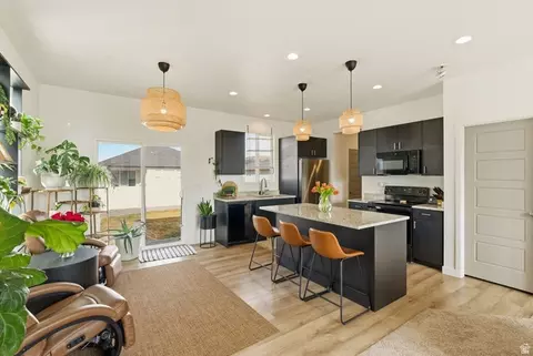 Kitchen - 2395 E Boxwood Ln, Eagle Mountain, UT 84005 photo 1 of 4