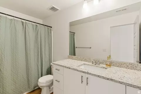 Bath - 2395 E Boxwood Ln, Eagle Mountain, UT 84005 photo 5 of 7