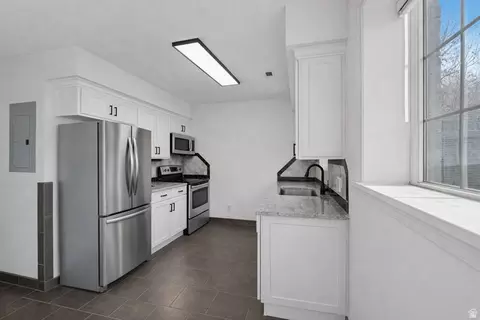 Kitchen - 984 E 900 S, Provo, UT 84606 photo 11 of 11