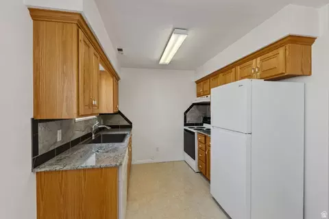 Kitchen - 984 E 900 S, Provo, UT 84606 photo 8 of 11