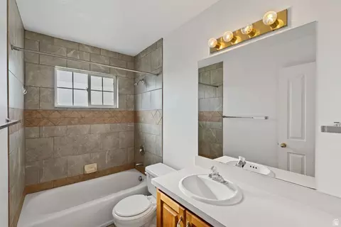 Bath - 984 E 900 S, Provo, UT 84606 photo 1 of 2