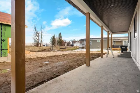 Exterior - 32 N 2nd St E, Paris, ID 83261 photo 3 of 5