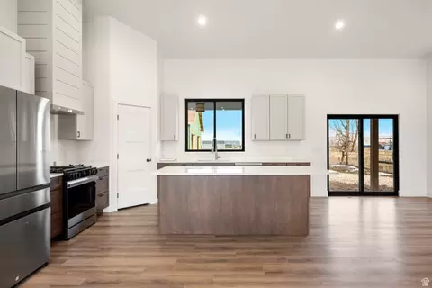 Kitchen - 32 N 2nd St E, Paris, ID 83261 photo 2 of 2