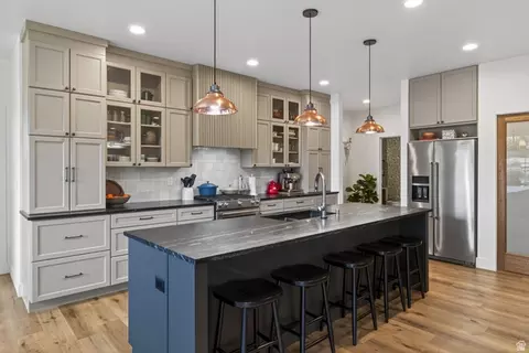 Kitchen - 2182 Salida Del Sol, Moab, UT 84532 photo 1 of 6