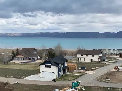 673 N Lochwood Vw #87, Garden City, UT 84028