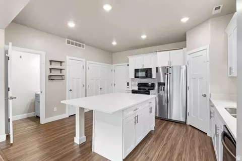 Kitchen - 1688 E Talon Way, Eagle Mountain, UT 84005 photo 2 of 2
