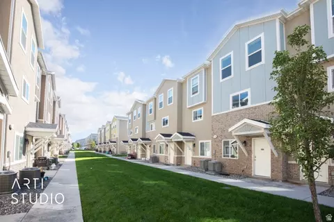 Exterior - 43 E 670 N, Vineyard, UT 84059 photo 2 of 4