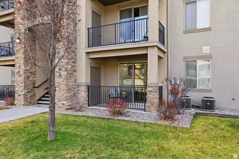 Exterior - 281 W 650 N #B, Centerville, UT 84014 photo 4 of 11