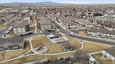 View/Area - 281 W 650 N #B, Centerville, UT 84014 photo 4 of 9