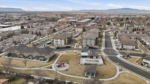 View/Area - 281 W 650 N #B, Centerville, UT 84014 photo 5 of 9
