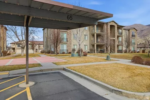 Exterior - 281 W 650 N #B, Centerville, UT 84014 photo 9 of 11