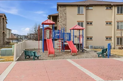 Exterior - 281 W 650 N #B, Centerville, UT 84014 photo 10 of 11