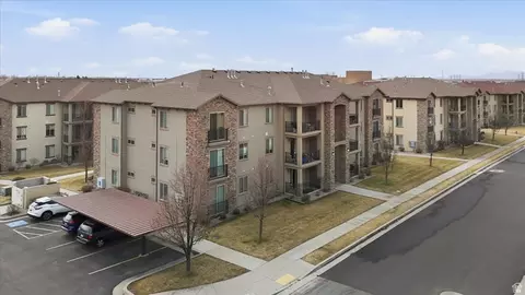 Exterior - 281 W 650 N #B, Centerville, UT 84014 photo 11 of 11
