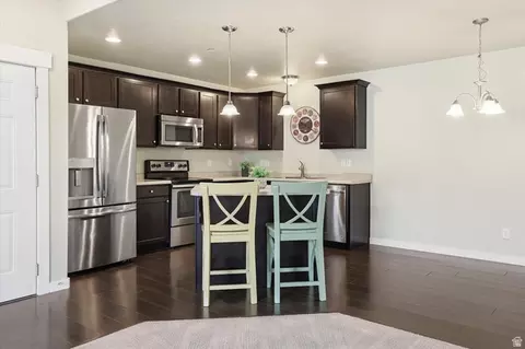 281 W 650 N #B, Centerville, UT 84014