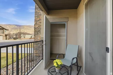 Exterior - 281 W 650 N #B, Centerville, UT 84014 photo 2 of 11