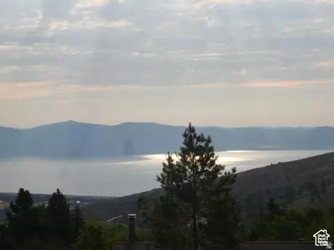 1041 S Lakeview Dr #A 98, Garden City, UT 84028