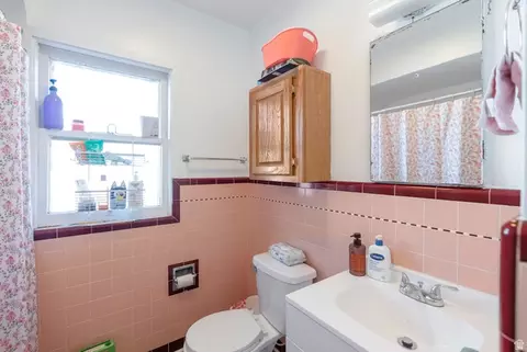 Bath - 654 N 100 E, Logan, UT 84321 photo 1 of 3