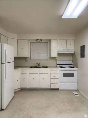 Kitchen - 1068 S Ellen Cir, Orem, UT 84058 photo 3 of 3