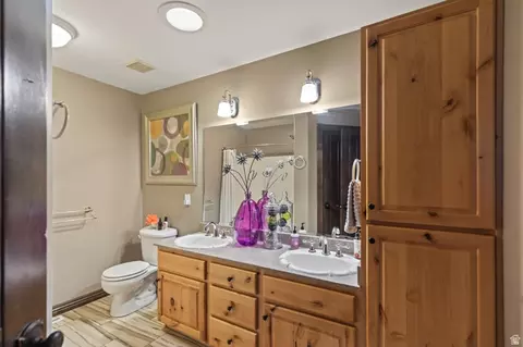 Bath - 1199 N 520 E, Salina, UT 84654 photo 5 of 6